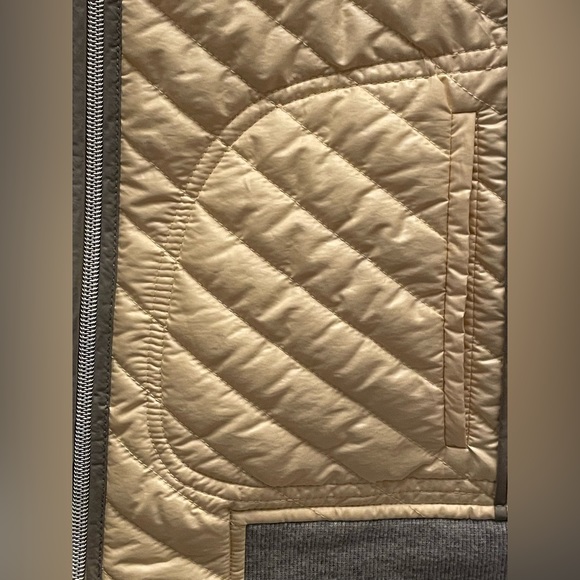 Chicos, Francine Filled Cozy Vest, Zynergy US Size 8 Medium Zip Front Pockets - Picture 8 of 8